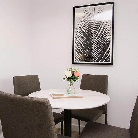 Apartment 46 Luna With Free Parking 요크 외부 사진